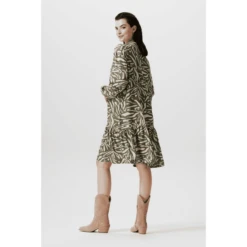 SUPERMOM Still-Kleid Edina Olivine -Zauber Mode supermom still kleid edina olivine a404357 4